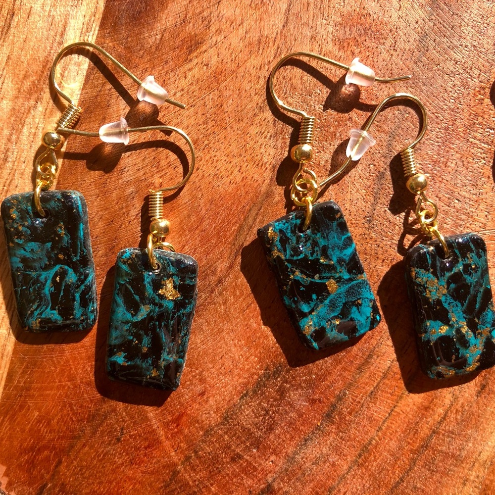 Elegant Gold and Blue Dangle Earrings